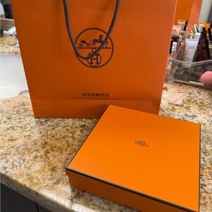 Hermès box for belt and shopping bag